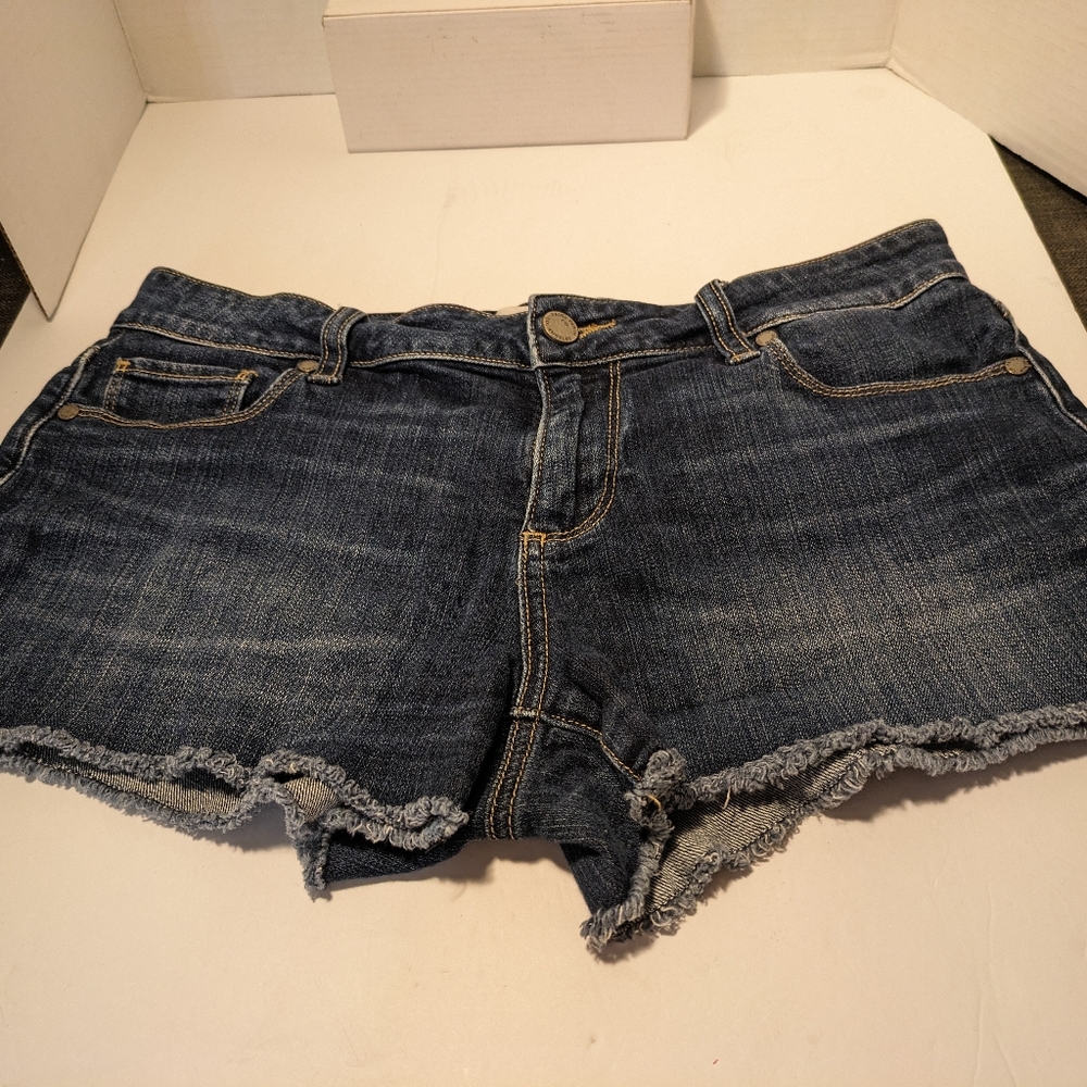 PAIGE jean shorts Catalina shorts sz 27